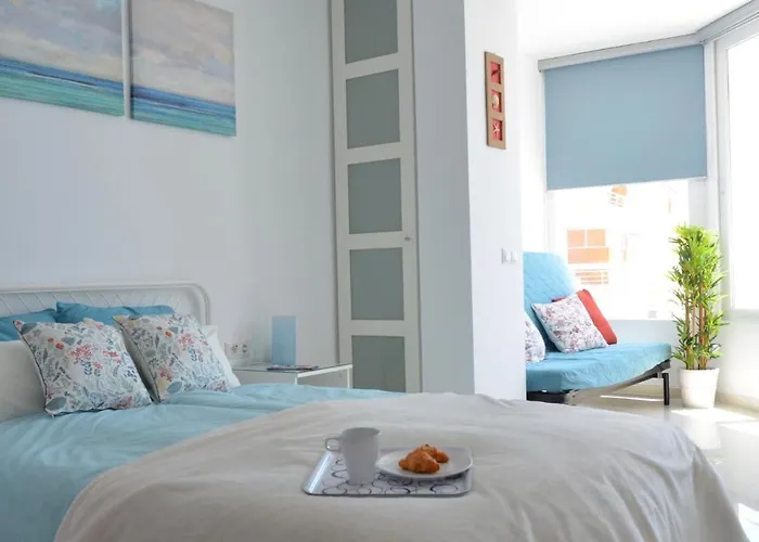 Bright Studio Apt. With Sea View And Pool