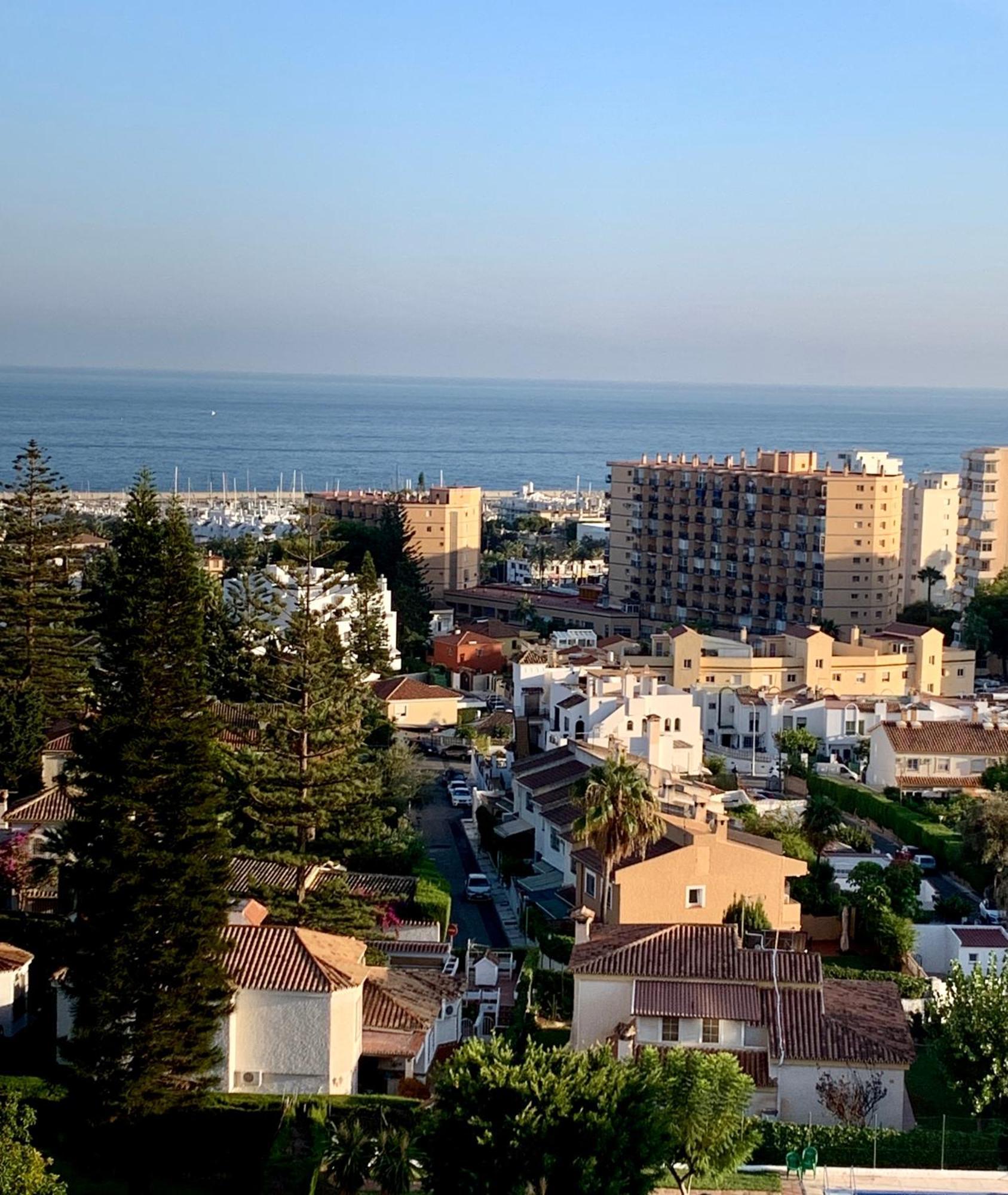 Appartement Bright Apt. With Sea View And Pool