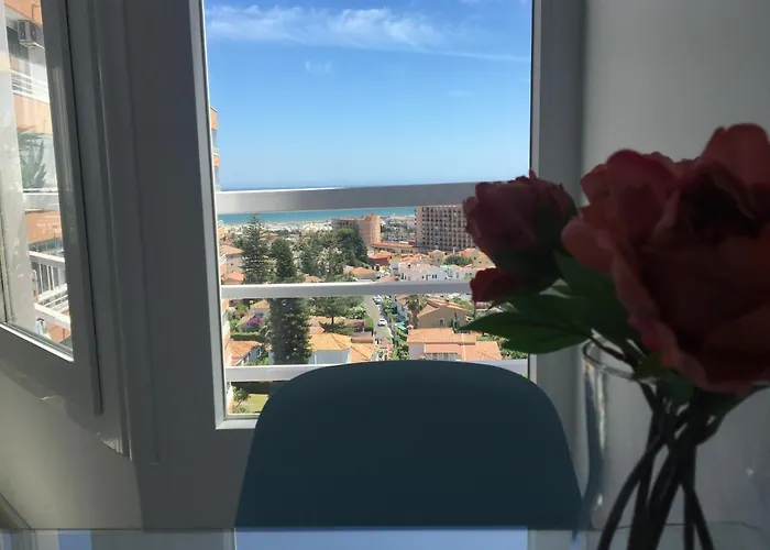 Bright Studio Apt. With Sea View And Pool